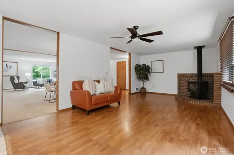4236 Locker Road SE Port Orchard WA 98366