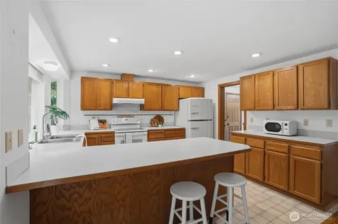 4236 Locker Road SE Port Orchard WA 98366