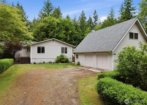 4236 Locker Road SE Port Orchard WA 98366