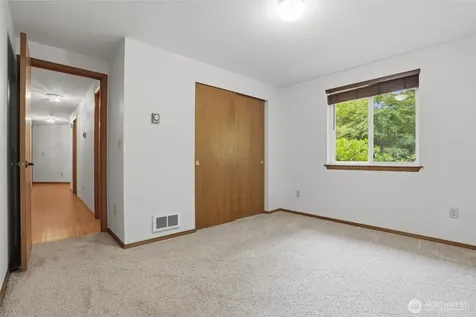 4236 Locker Road SE Port Orchard WA 98366