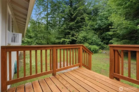 4236 Locker Road SE Port Orchard WA 98366