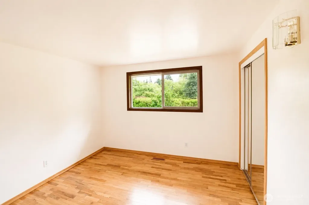 1807 Pine Avenue NE Olympia WA 98506