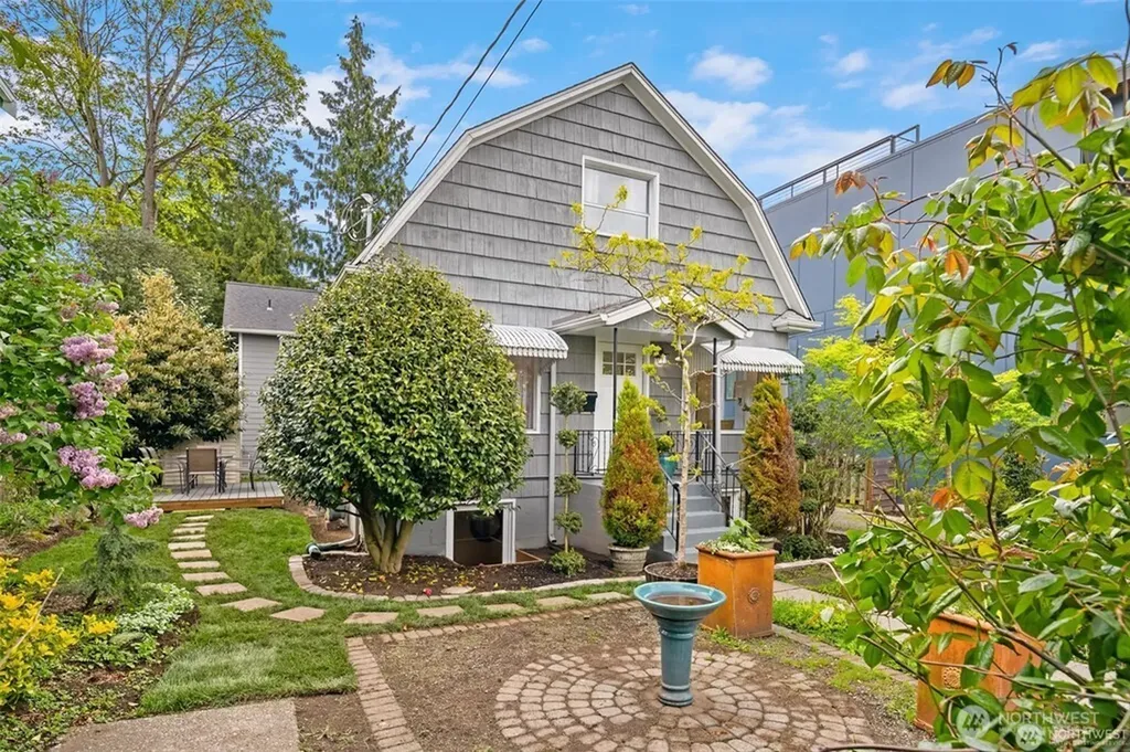 5548 27th Avenue NE Seattle WA 98105