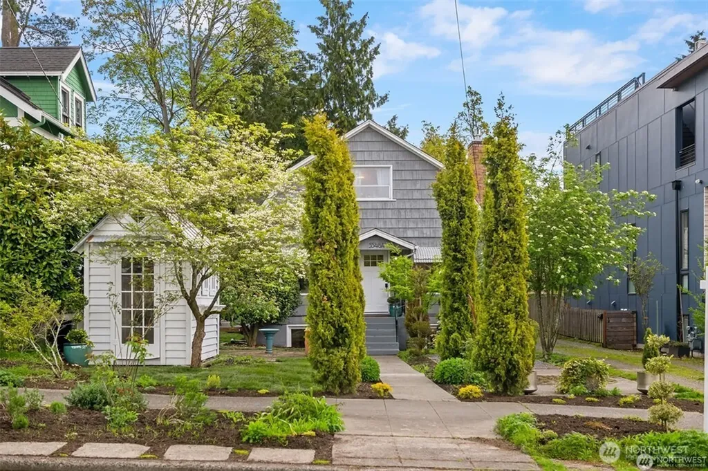 5548 27th Avenue NE Seattle WA 98105