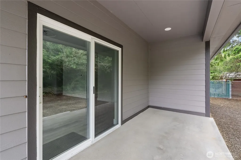 811 Vagabond Avenue Ocean Shores WA 98569