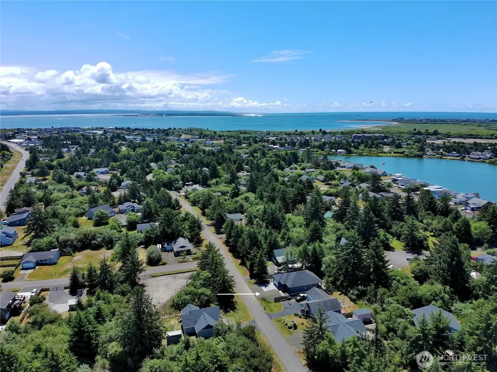 811 Vagabond Avenue Ocean Shores WA 98569