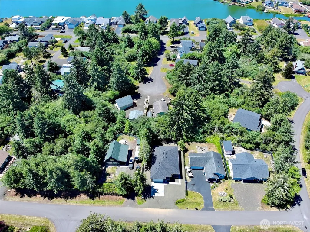 811 Vagabond Avenue Ocean Shores WA 98569
