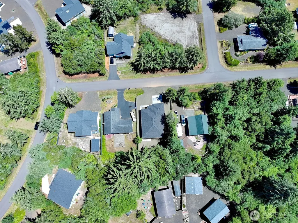 811 Vagabond Avenue Ocean Shores WA 98569