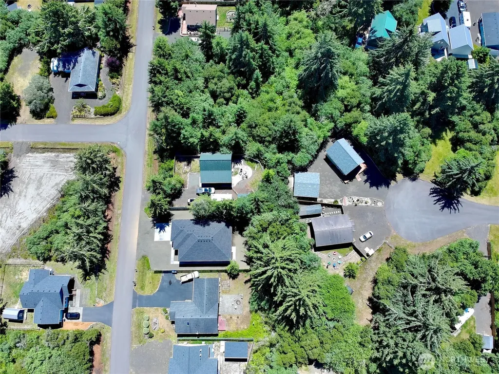811 Vagabond Avenue Ocean Shores WA 98569