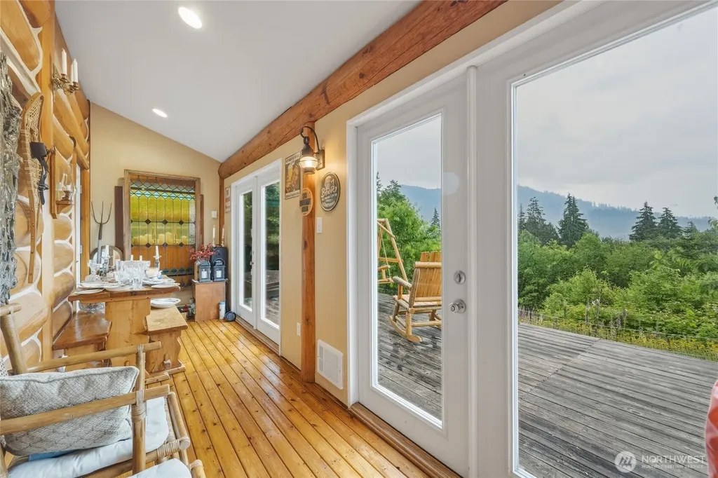 7603 Wheeler Road Maple Falls WA 98266