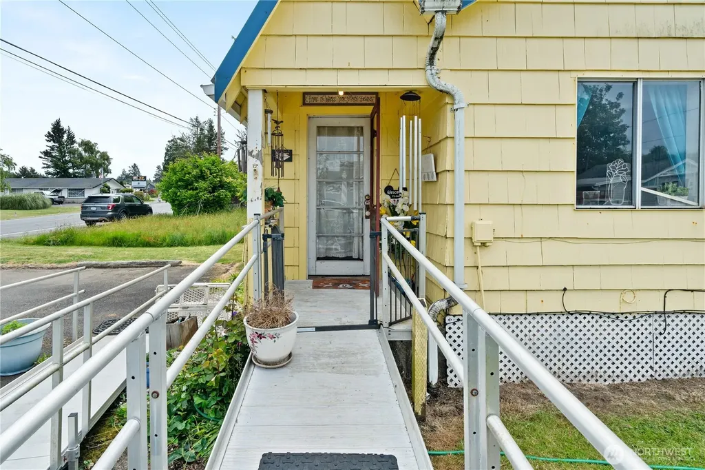 303 Forrest Street Westport WA 98595