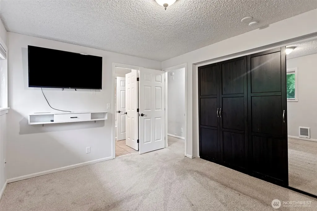 17720 199th Place NE Woodinville WA 98077