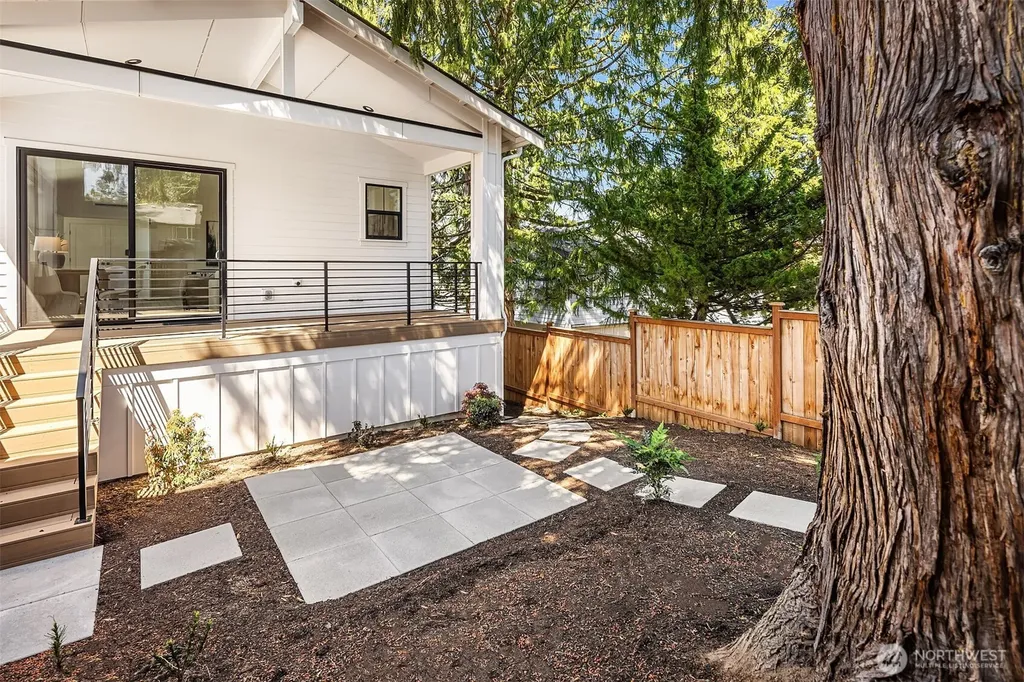 319 18th Avenue Kirkland WA 98033