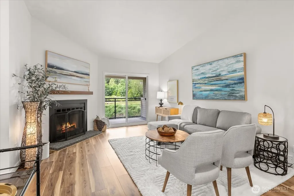 10822 E Riverside Drive Bothell WA 98011