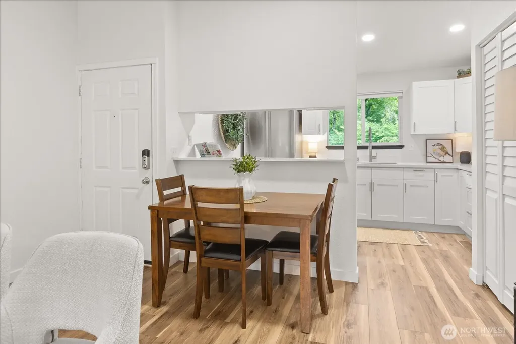 10822 E Riverside Drive Bothell WA 98011