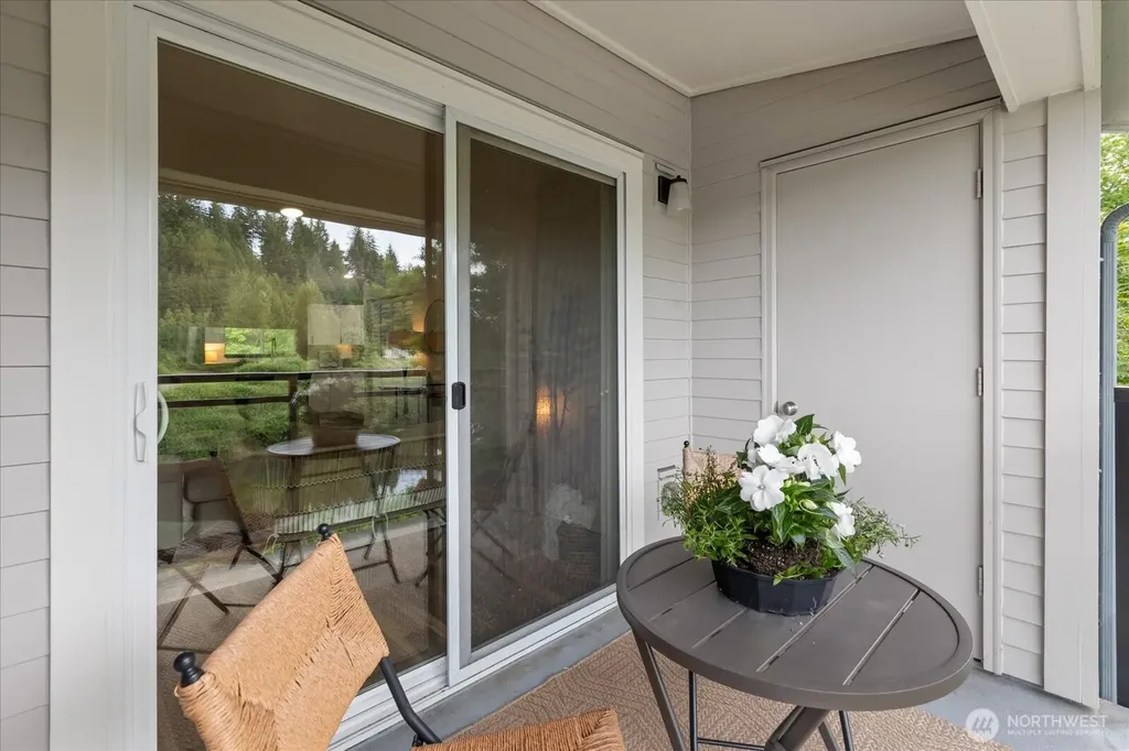 10822 E Riverside Drive Bothell WA 98011