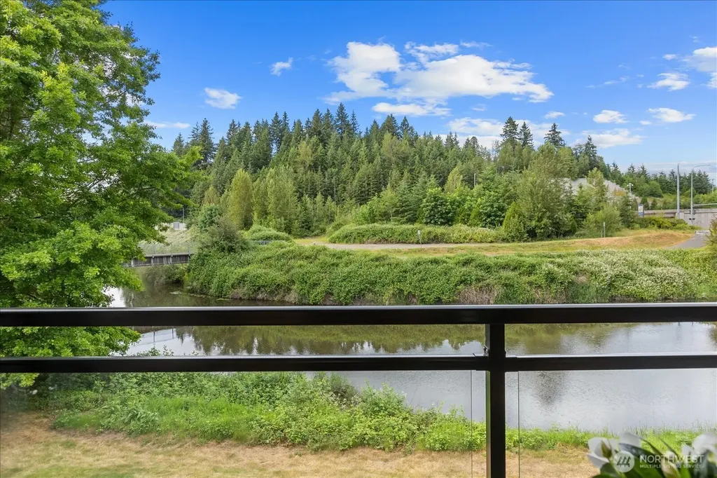 10822 E Riverside Drive Bothell WA 98011