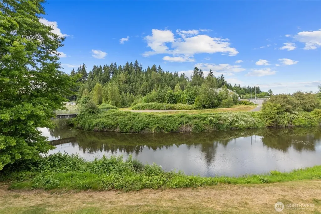 10822 E Riverside Drive Bothell WA 98011
