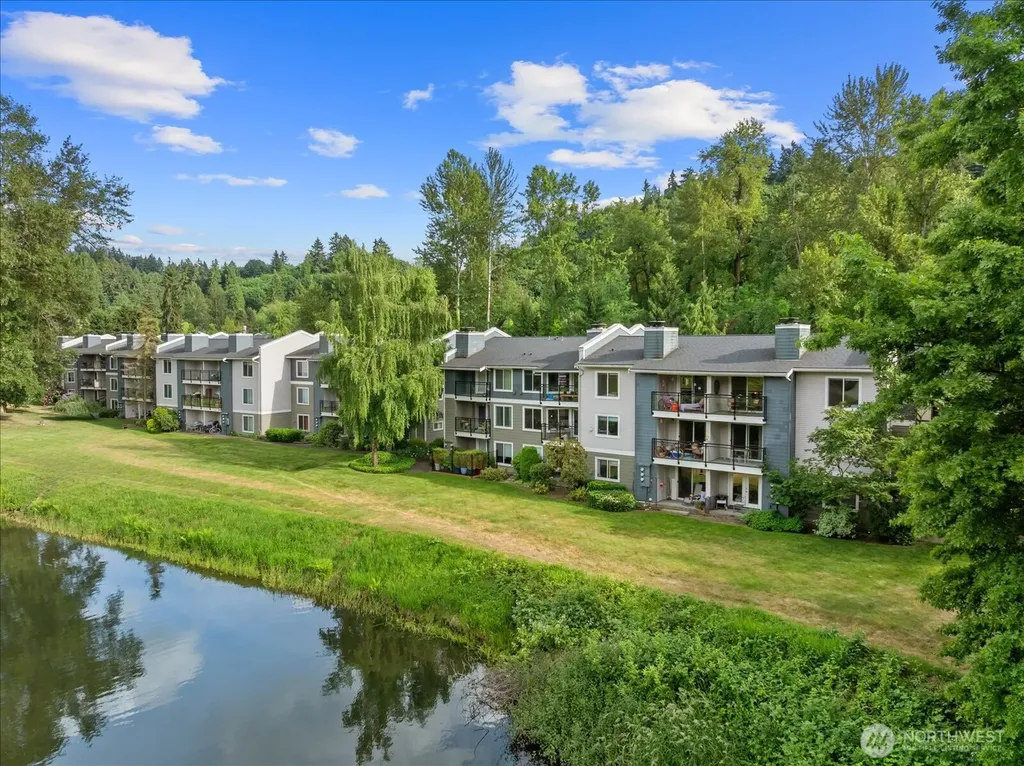 10822 E Riverside Drive Bothell WA 98011