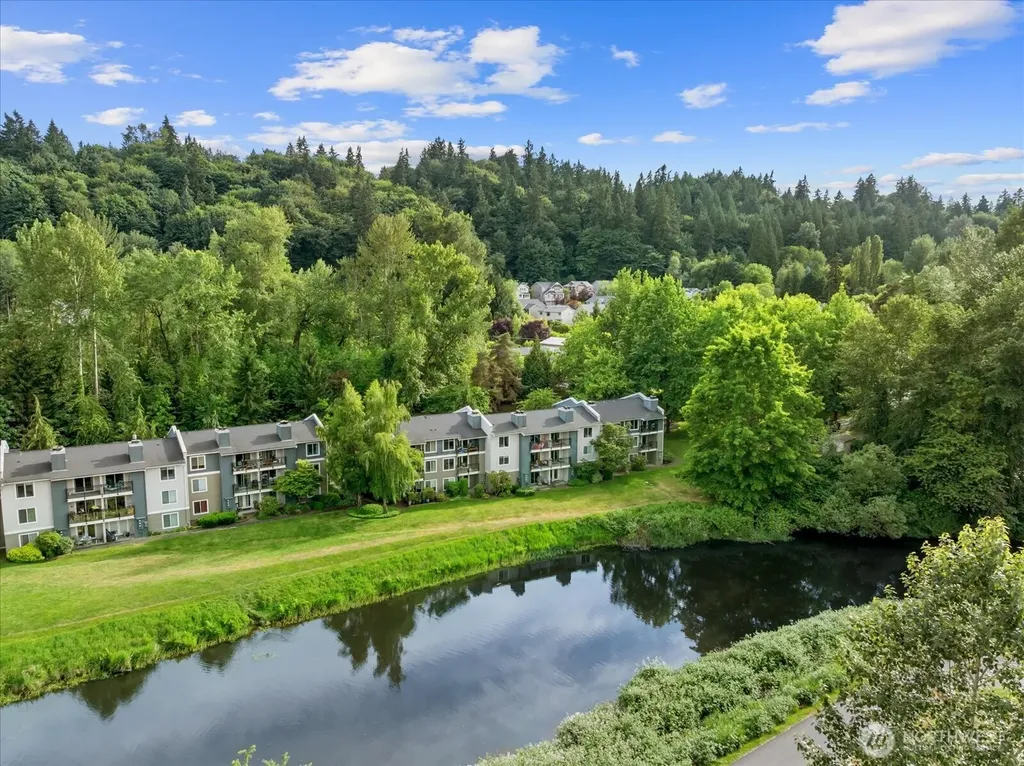 10822 E Riverside Drive Bothell WA 98011
