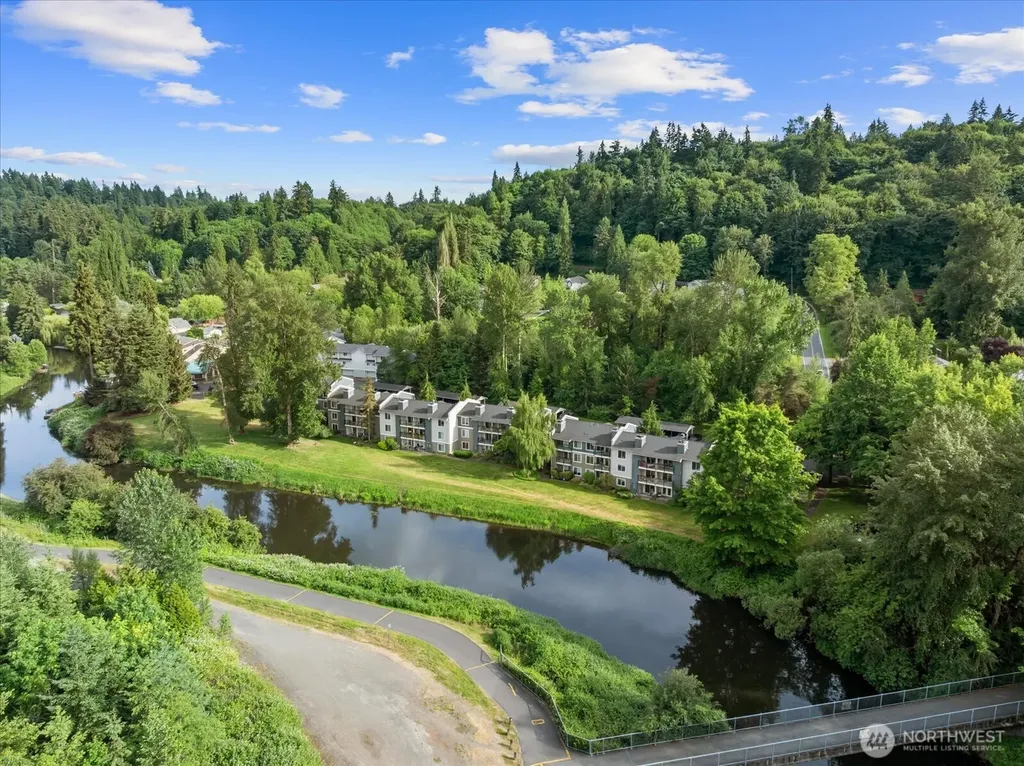10822 E Riverside Drive Bothell WA 98011