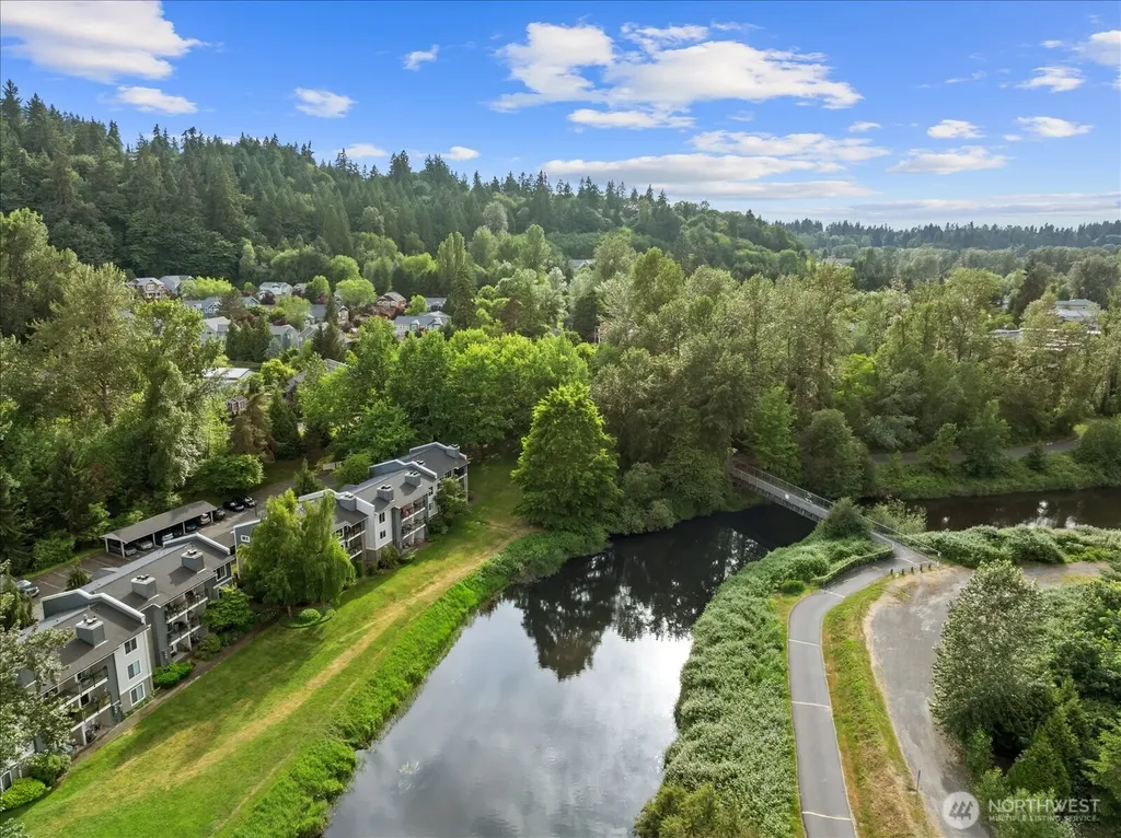 10822 E Riverside Drive Bothell WA 98011