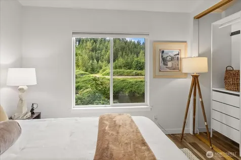 10822 E Riverside Drive Bothell WA 98011