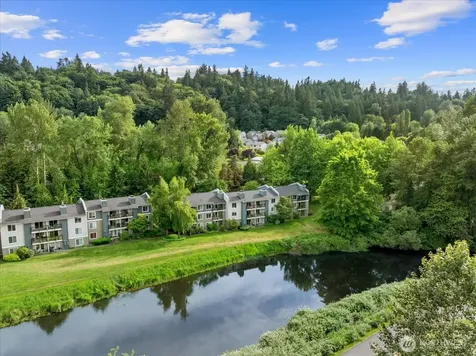 10822 E Riverside Drive Bothell WA 98011