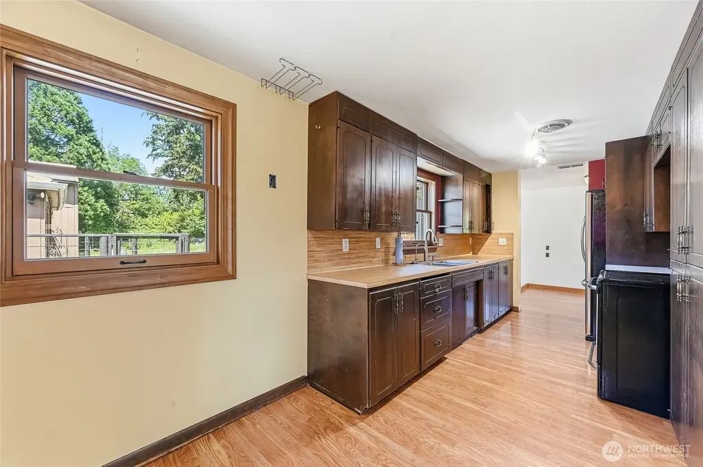 1805 80th Street E Tacoma WA 98404