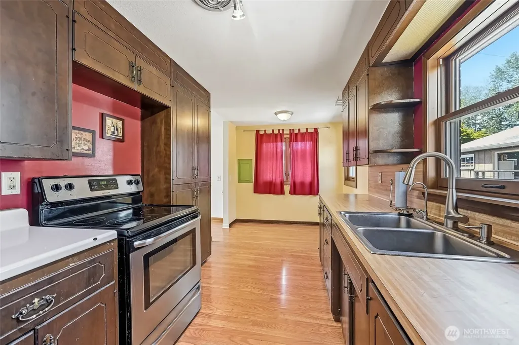 1805 80th Street E Tacoma WA 98404