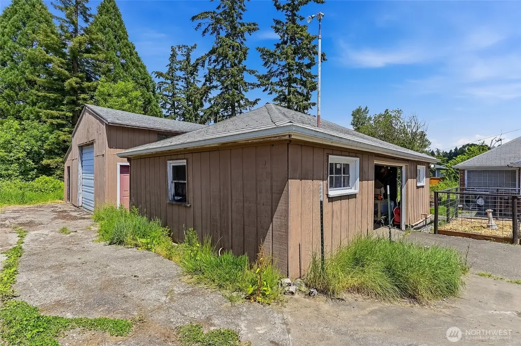 1805 80th Street E Tacoma WA 98404