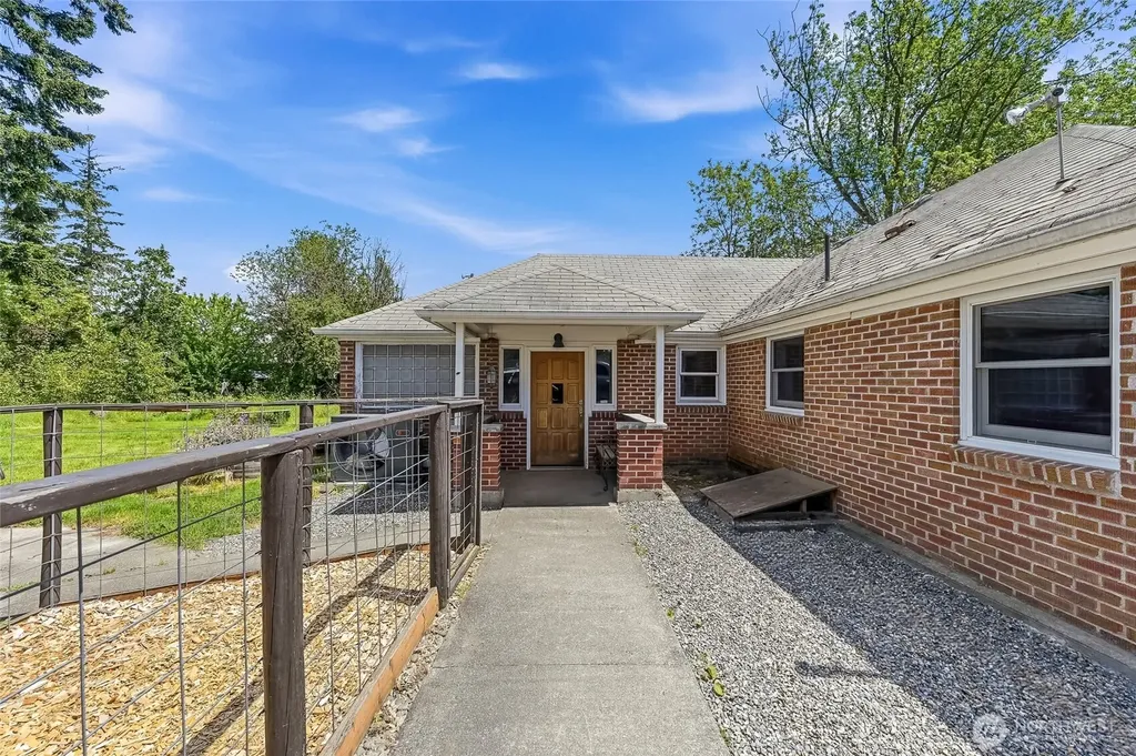 1805 80th Street E Tacoma WA 98404