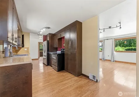 1805 80th Street E Tacoma WA 98404