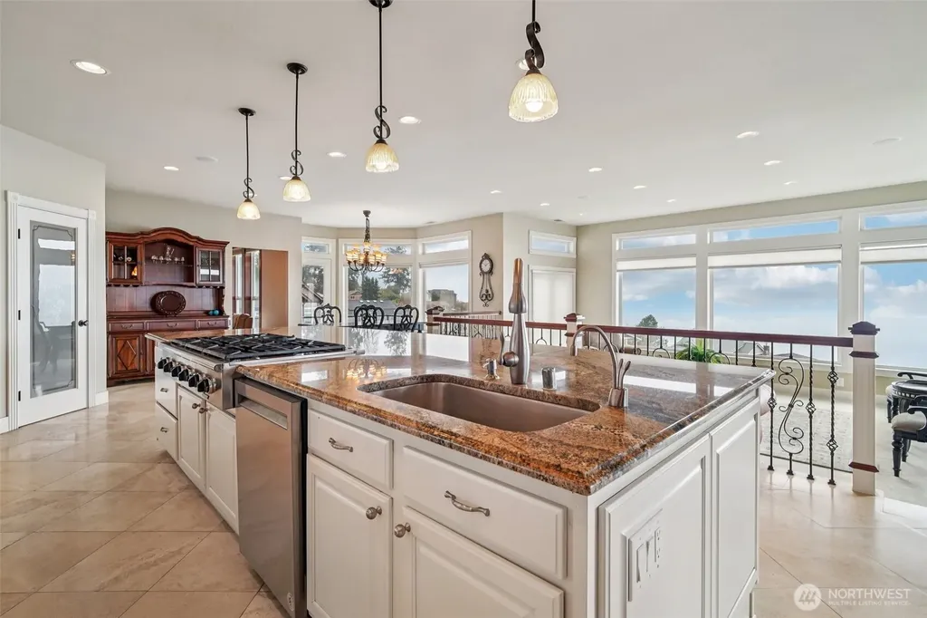 2318 Sunnyside Heights Drive Steilacoom WA 98388