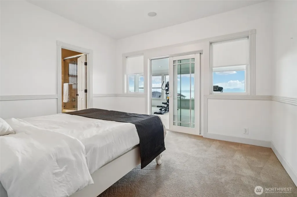 2318 Sunnyside Heights Drive Steilacoom WA 98388