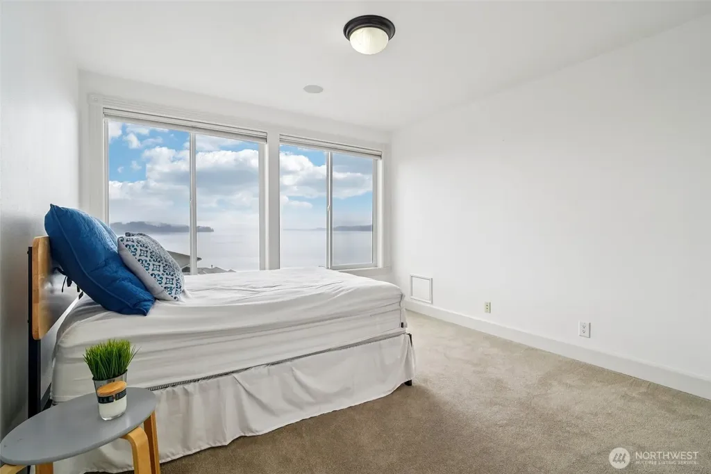 2318 Sunnyside Heights Drive Steilacoom WA 98388
