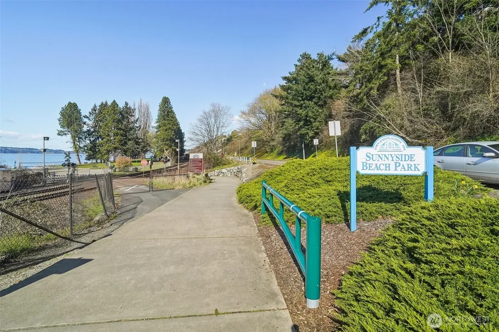 2318 Sunnyside Heights Drive Steilacoom WA 98388