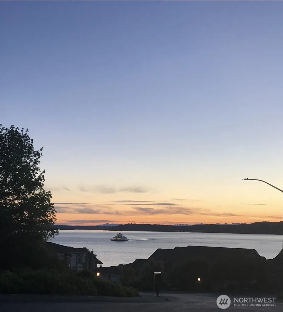 2318 Sunnyside Heights Drive Steilacoom WA 98388