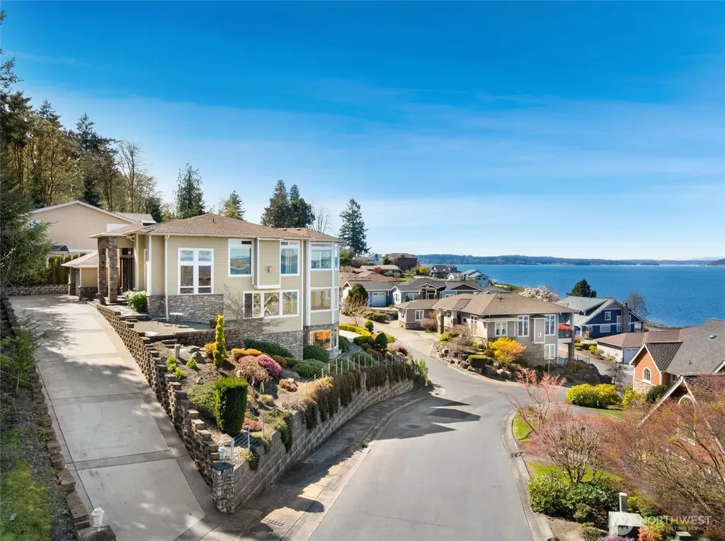 2318 Sunnyside Heights Drive Steilacoom WA 98388
