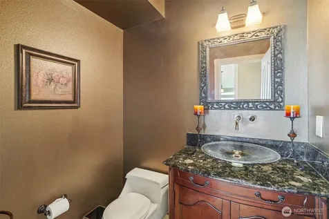 2318 Sunnyside Heights Drive Steilacoom WA 98388