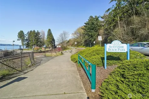 2318 Sunnyside Heights Drive Steilacoom WA 98388