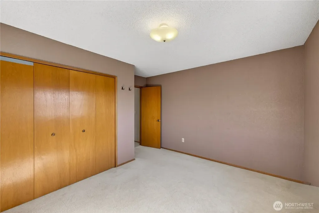 5005 Dundee Drive Anacortes WA 98221