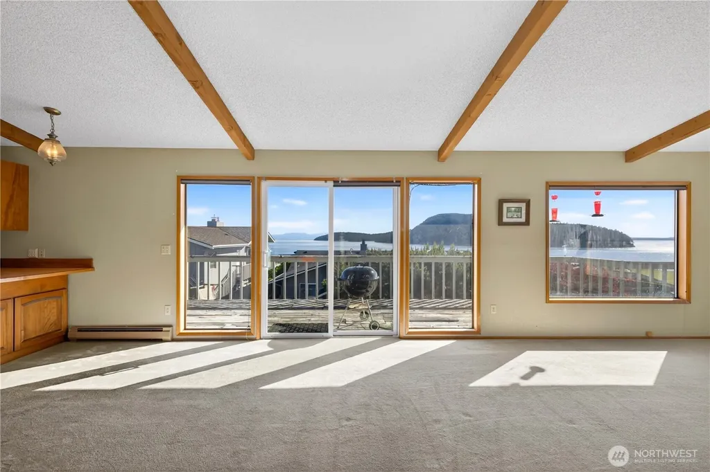 5005 Dundee Drive Anacortes WA 98221