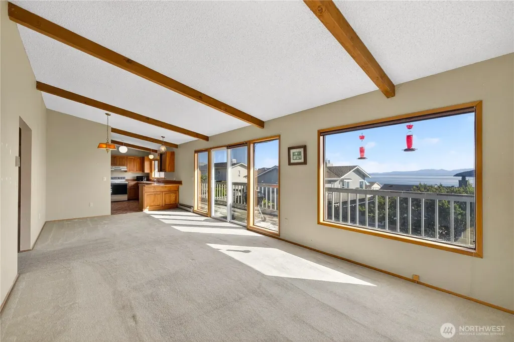 5005 Dundee Drive Anacortes WA 98221