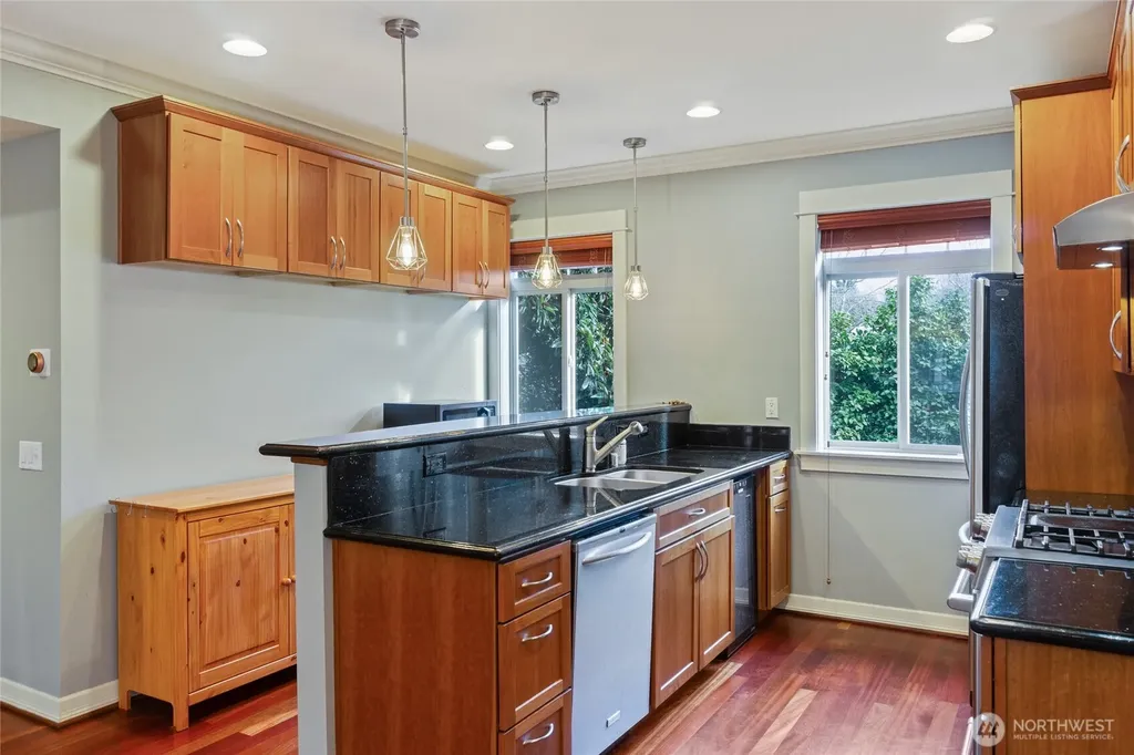 524 25th Avenue S Seattle WA 98144