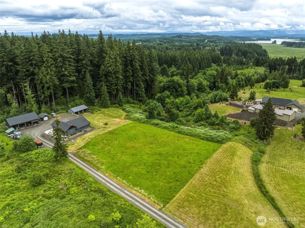 255 Twin Peak Drive Castle Rock WA 98611