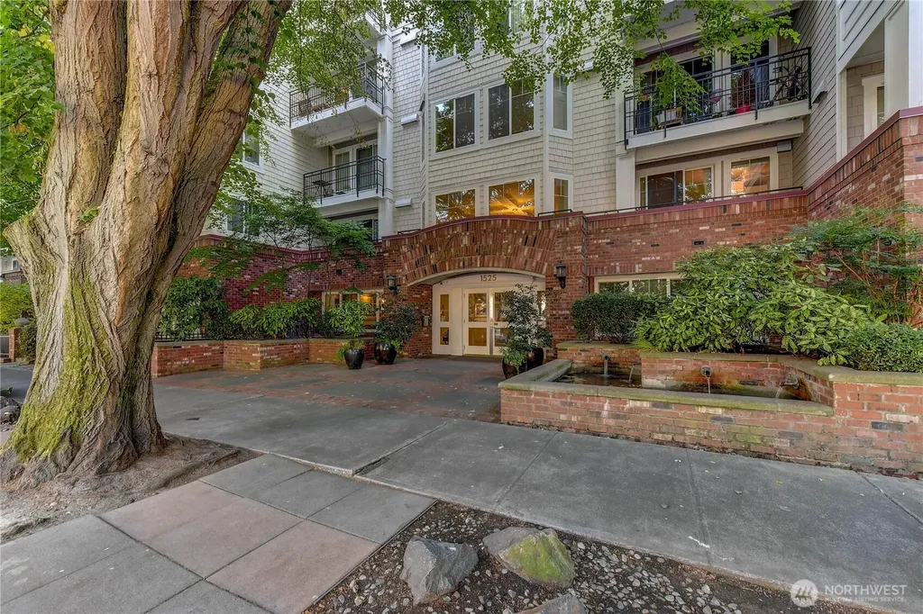 1525 NW 57th Street Seattle WA 98107