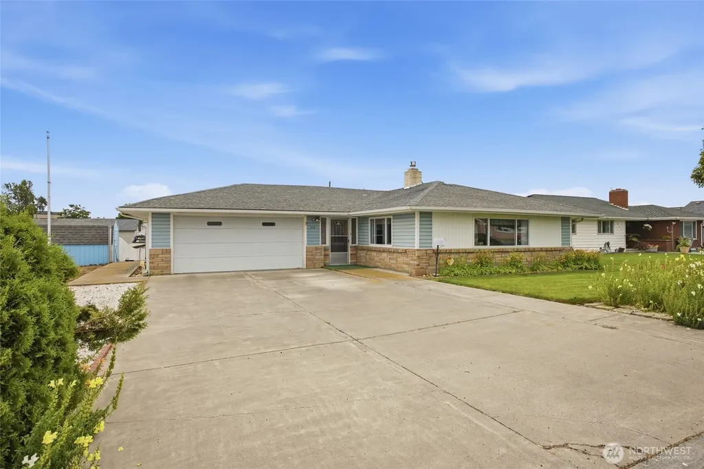209 W 5th Street Warden WA 98857