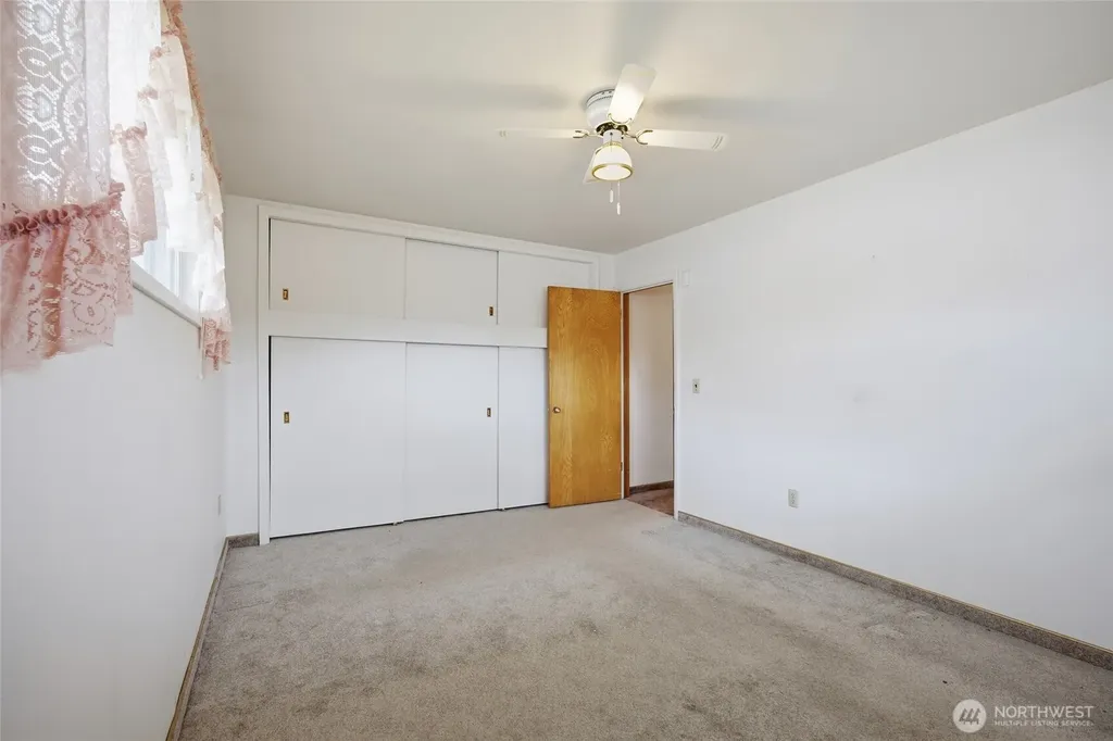 209 W 5th Street Warden WA 98857