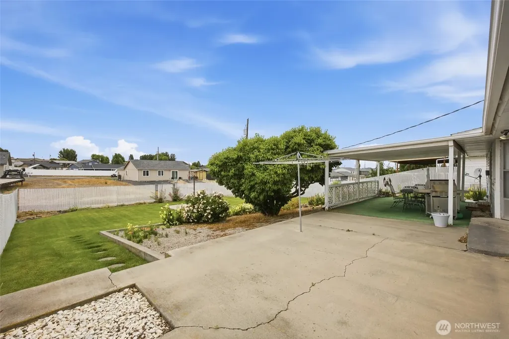 209 W 5th Street Warden WA 98857